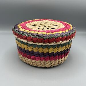 Vintage Seagrass Woven Basket with Lid Multi Colored Boho Kitschy Home Accents